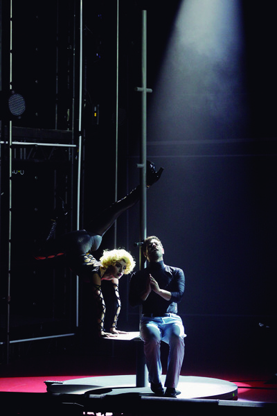 O Frenético Dancin' Days Atores Natasha Jascalevich e Bruno Lopes p.445